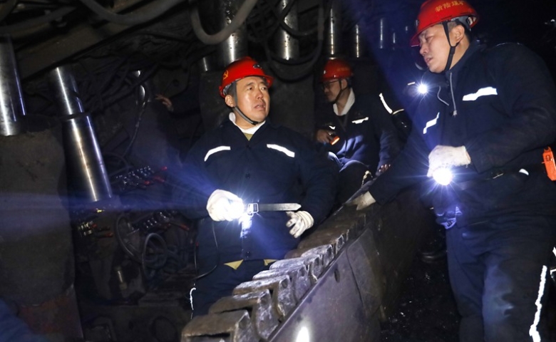 韓福生在新陸礦宣講調研檢查時強調 優化煤炭資源開...